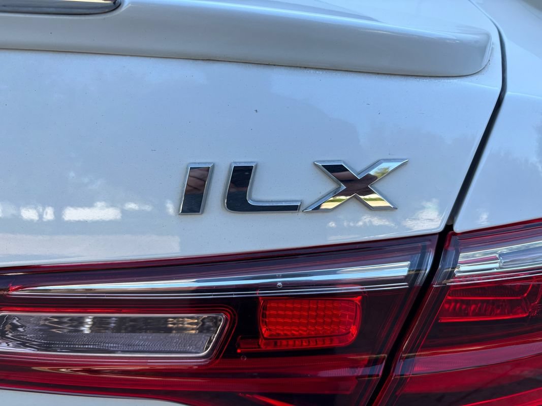 Used 2018 Acura ILX FWD image 10