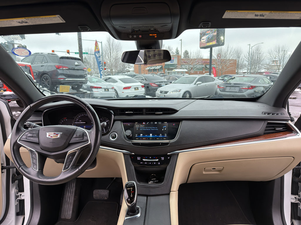 Used 2017 Cadillac XT5 Luxury w/ Driver Awareness Package image 19