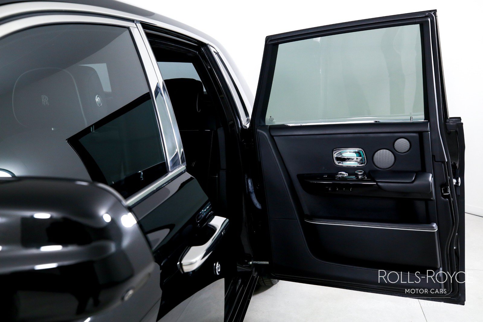 Used 2020 Rolls-Royce Phantom Sedan RWD image 18