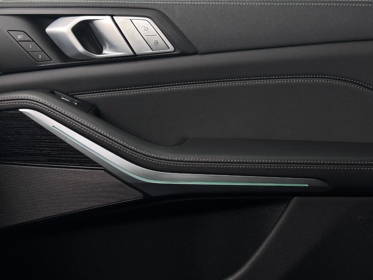 Used 2020 BMW X7 xDrive40i w/ M Sport Package AWD/4WD image 31