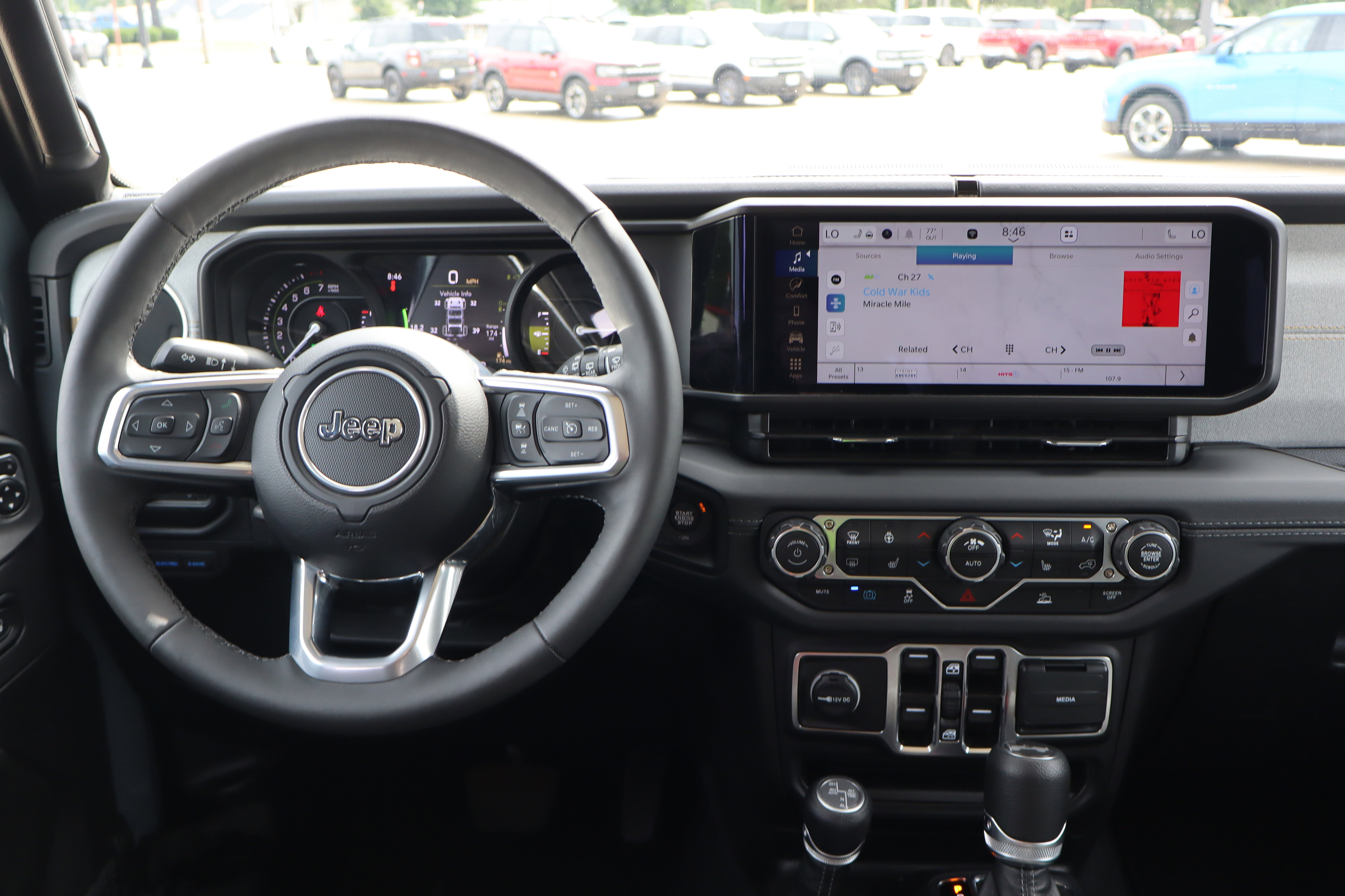 Used 2025 Jeep Wrangler Unlimited Sahara AWD/4WD image 13
