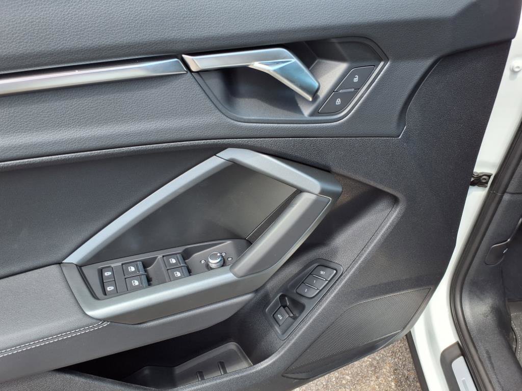 New 2025 Audi Q3 2.0T Premium image 13