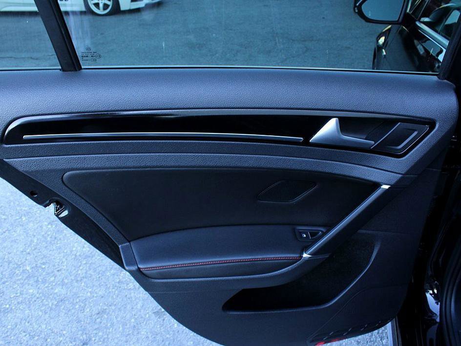 Used 2015 Volkswagen GTI Autobahn w/ Lighting Package (SEL) image 18