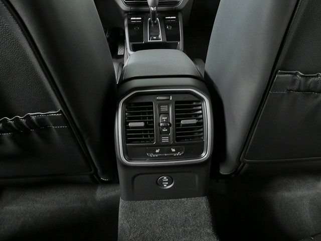 Certified 2026 Porsche Macan AWD/4WD image 20