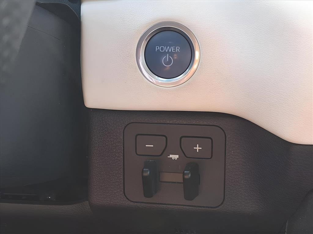 Used 2024 Toyota Sequoia Capstone image 11