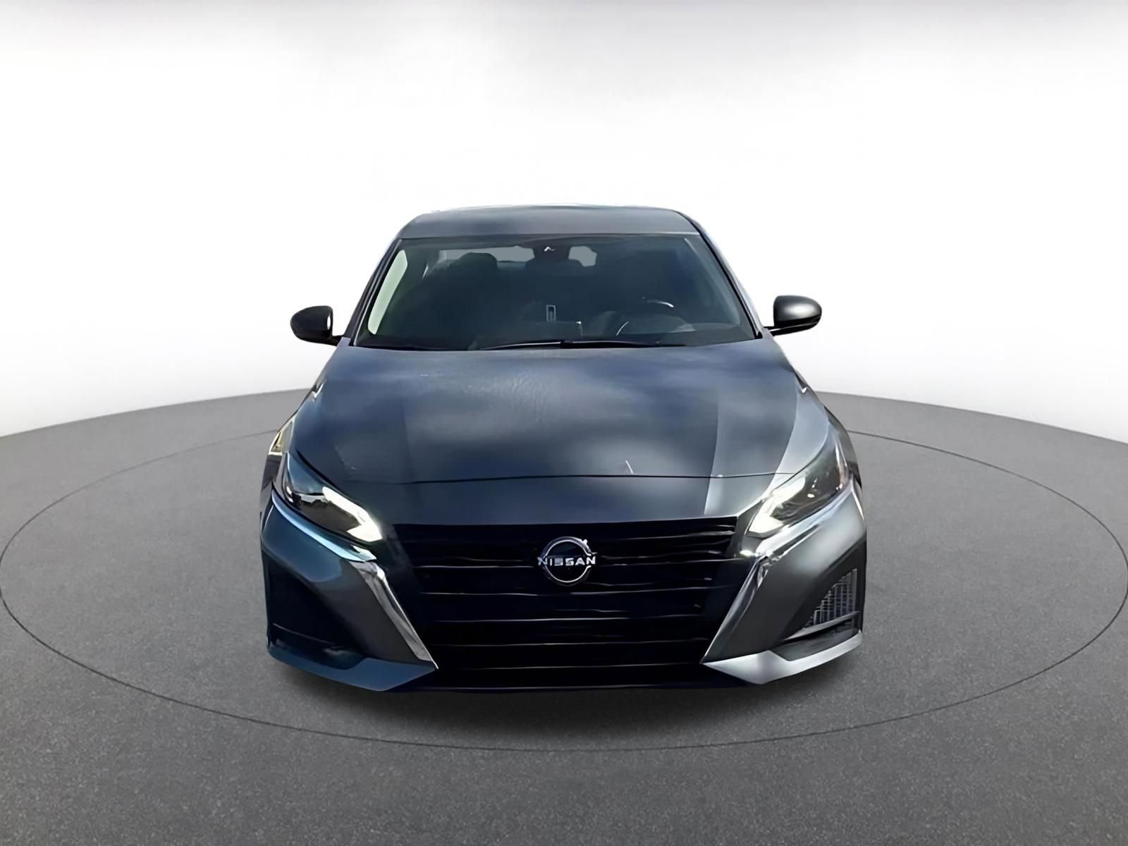 Used 2025 Nissan Altima 2.5 SV image 4