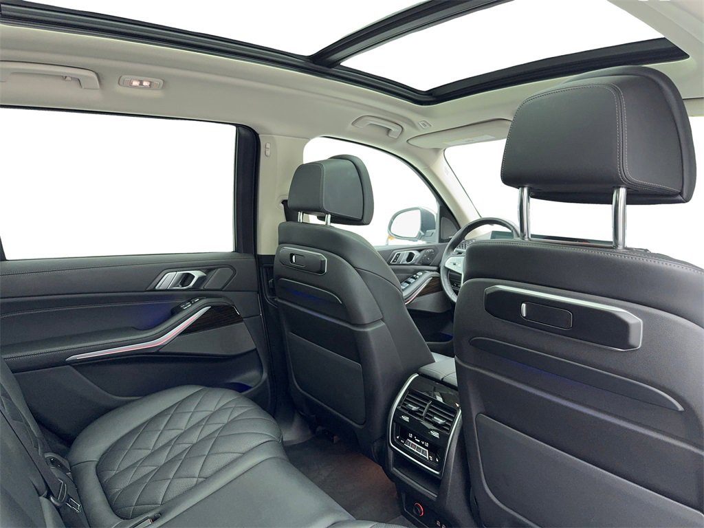 Used 2024 BMW X7 xDrive40i image 54