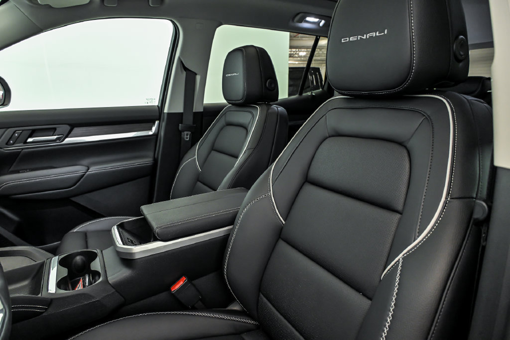 New 2027 GMC Terrain Denali w/ LPO, Floor Liner Package AWD/4WD image 8