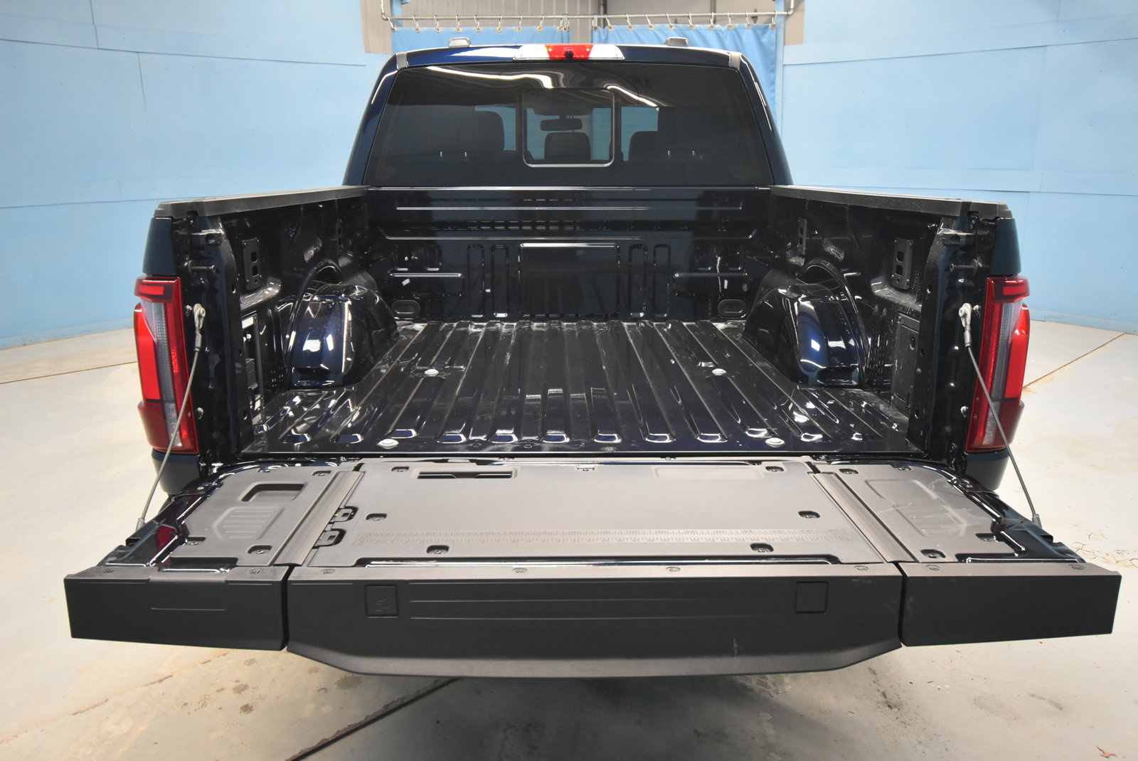 New 2025 Ford F150 Platinum w/ Equipment Group 702A High image 34