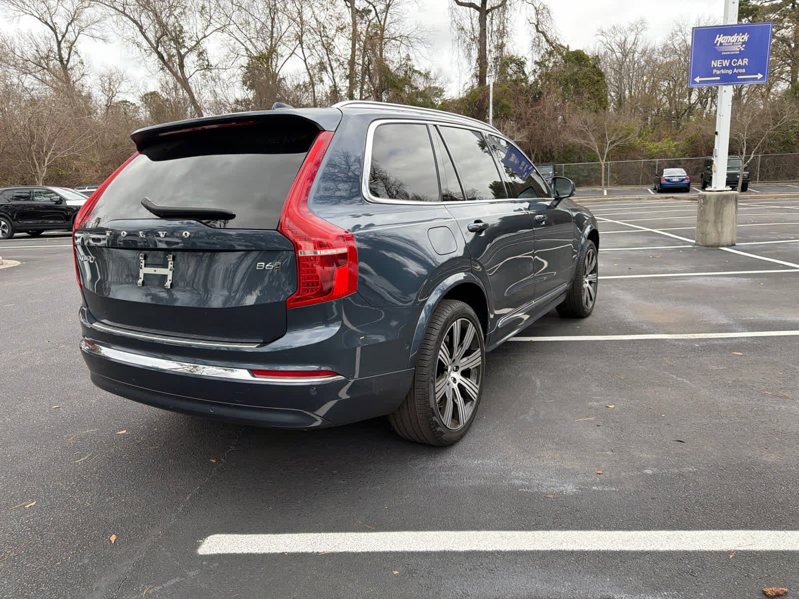 Certified 2025 Volvo XC90 B6 Plus w/ Protection Package Premier image 13