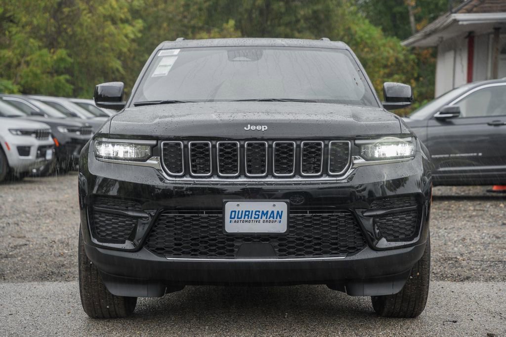 New 2025 Jeep Grand Cherokee Laredo X w/ Luxury Tech Group I image 2
