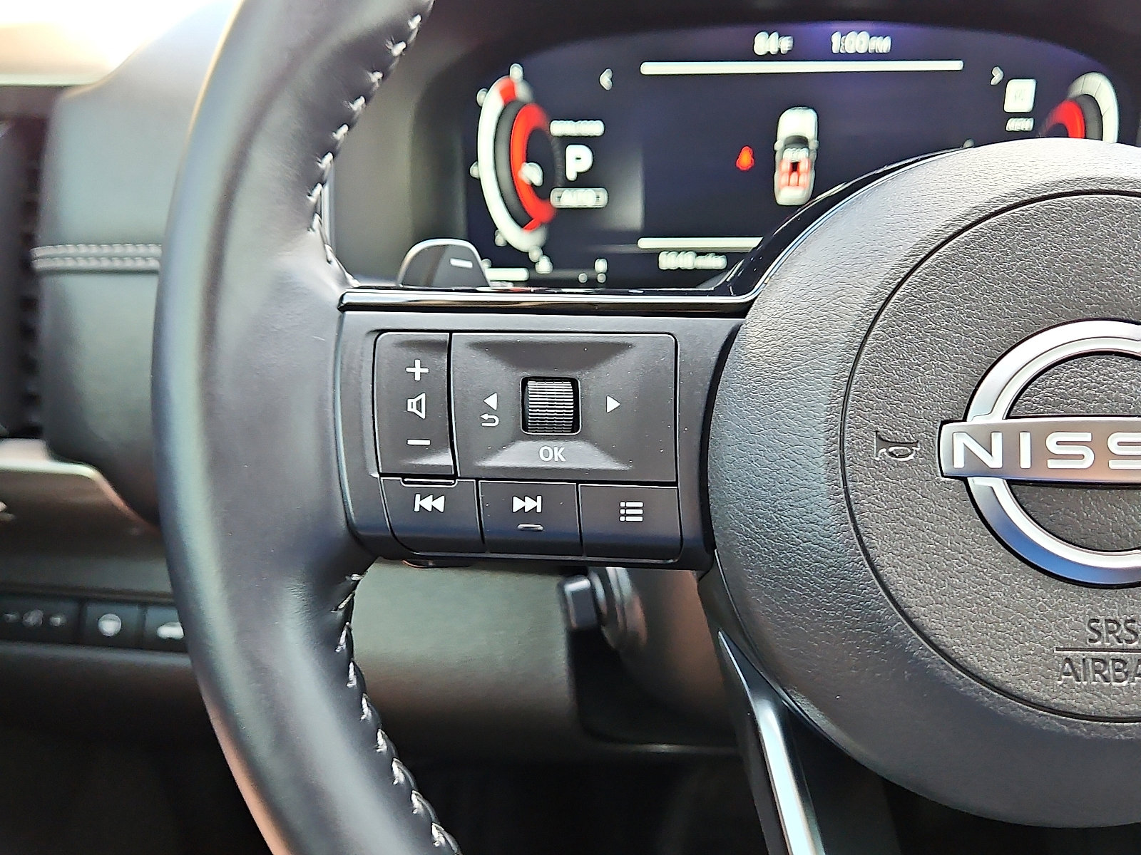 Used 2025 Nissan Pathfinder Platinum image 19