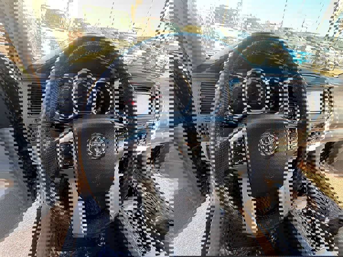 Used 2013 Toyota Tacoma PreRunner w/ SR5 Pkg image 21