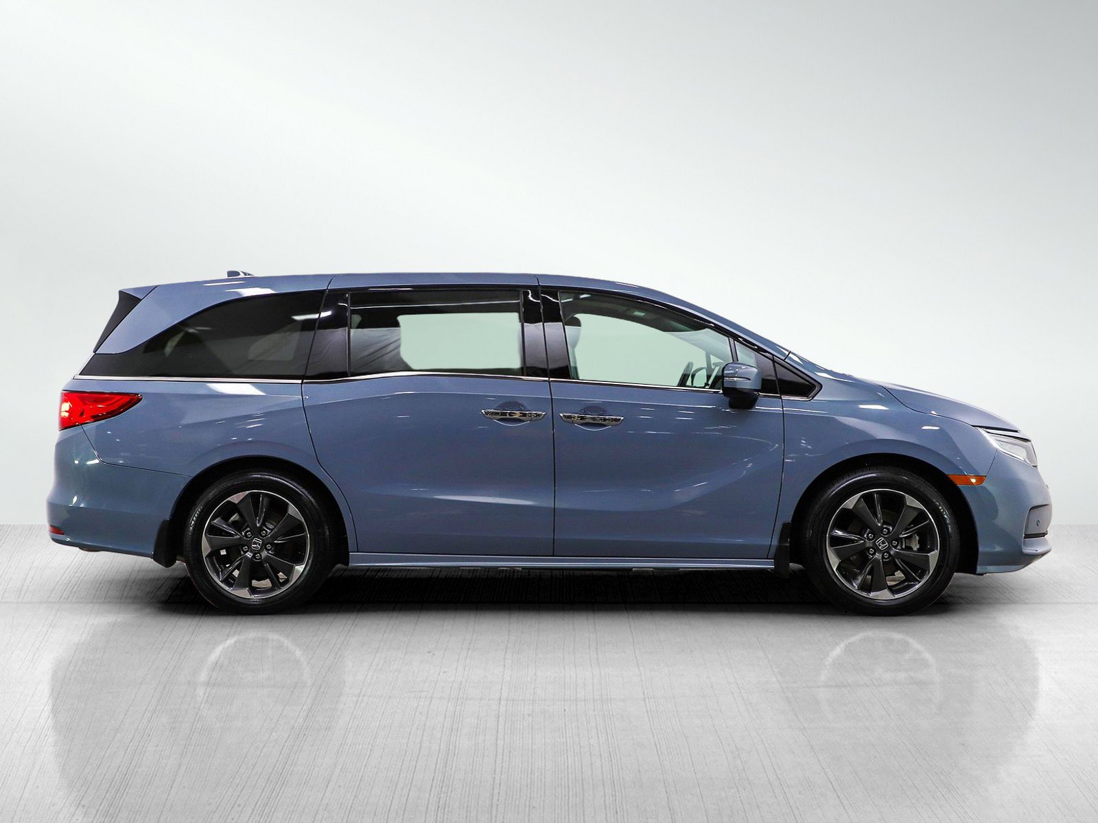 Used 2023 Honda Odyssey Elite image 6