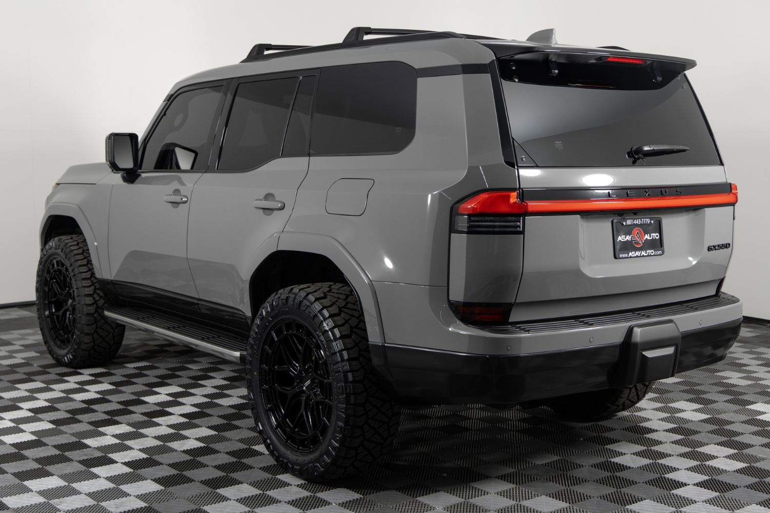 Used 2024 Lexus GX 550 w/ Accessory Package (2T) image 4