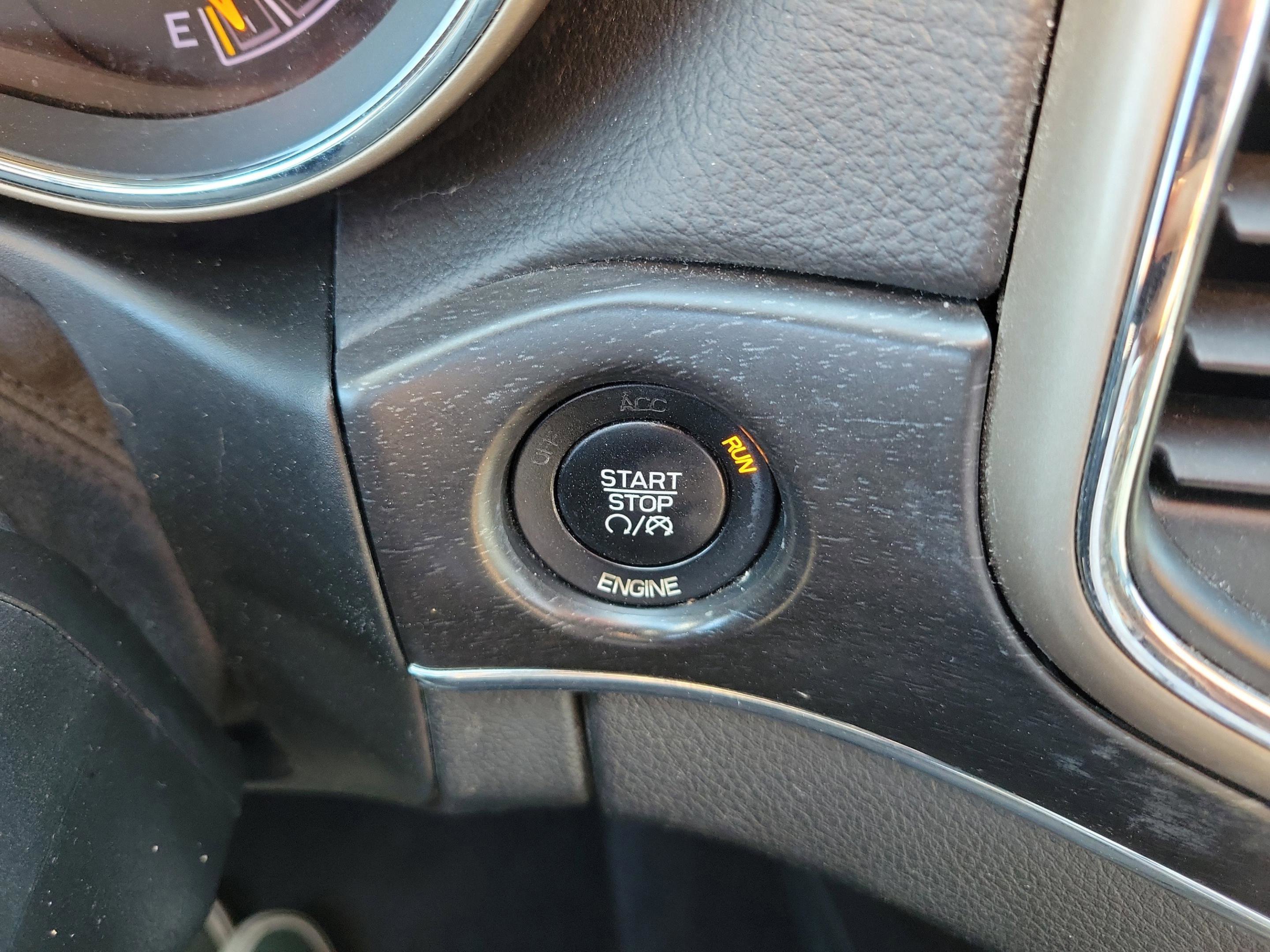 Used 2015 Jeep Grand Cherokee Limited w/ Luxury Group II image 24