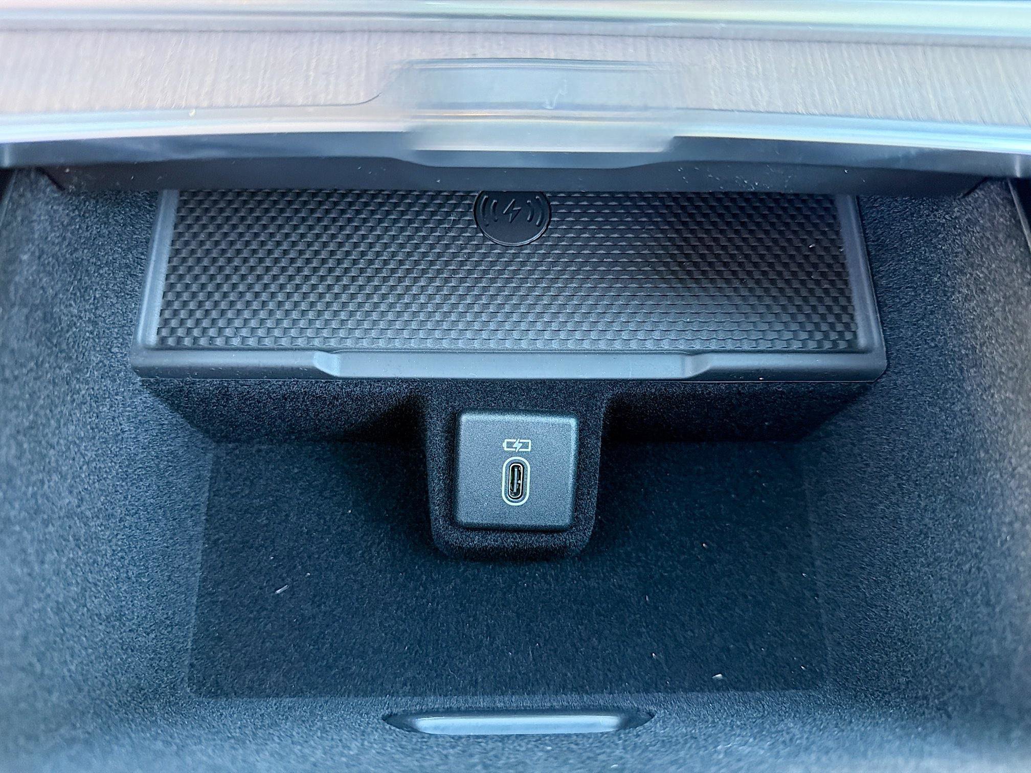 New 2026 Land Rover Range Rover SE image 30