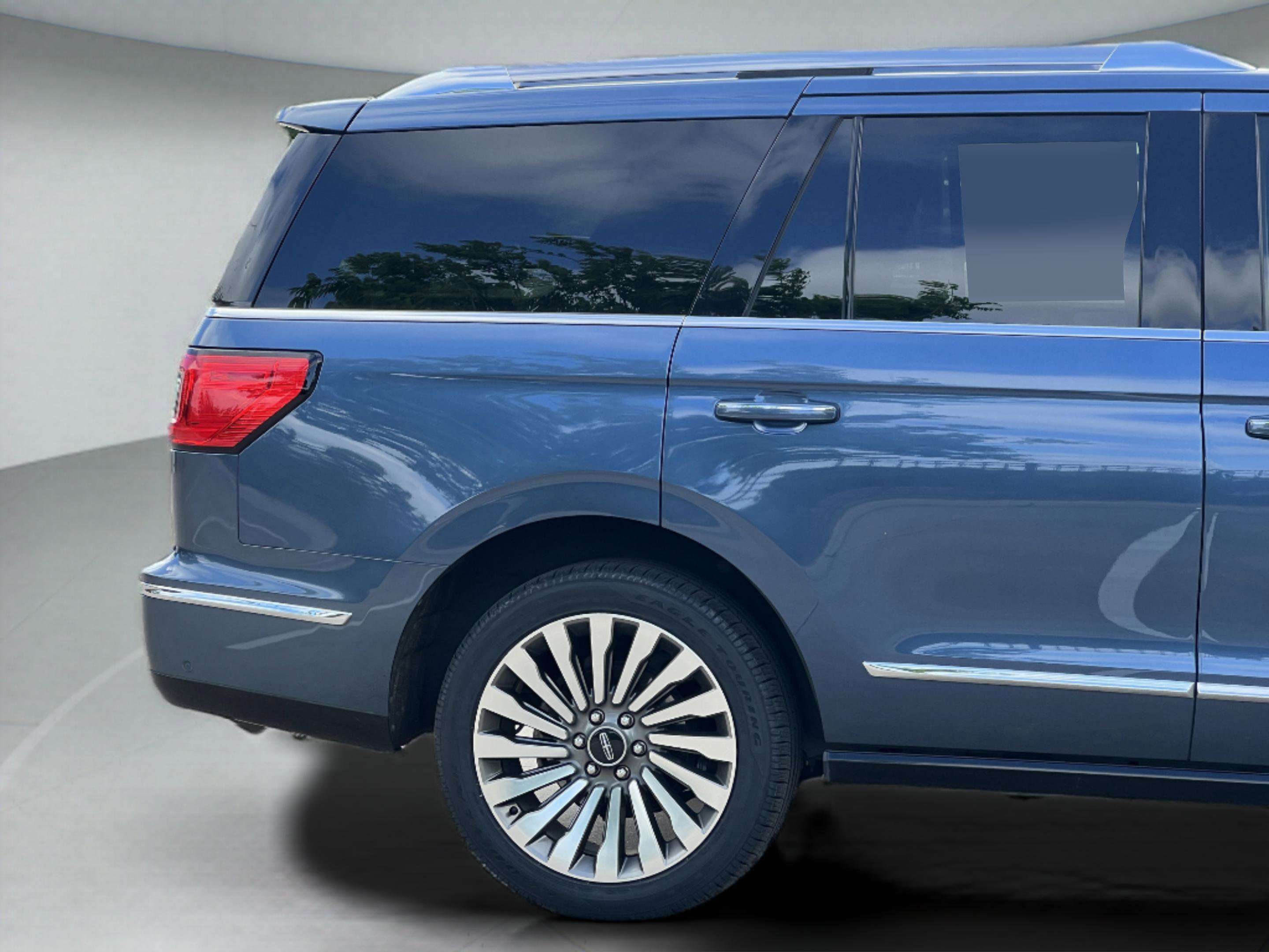 Used 2020 Lincoln Navigator Reserve w/ Luxury Package image 27