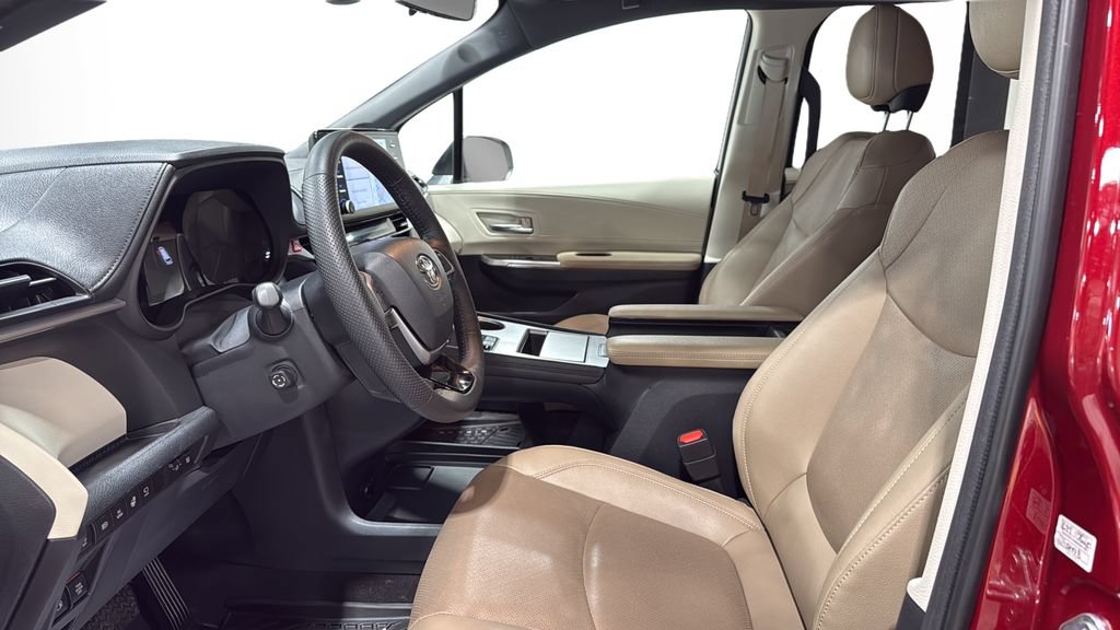 Used 2023 Toyota Sienna Limited AWD/4WD image 24