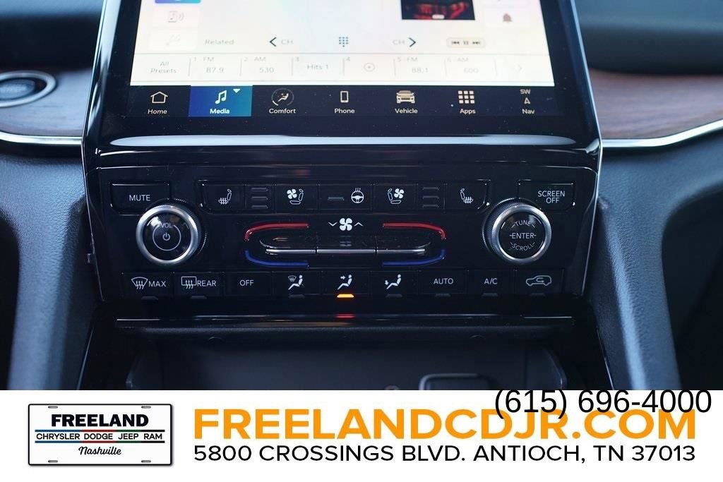 New 2024 Jeep Grand Cherokee Summit w/ Advanced Protech Group IV image 17