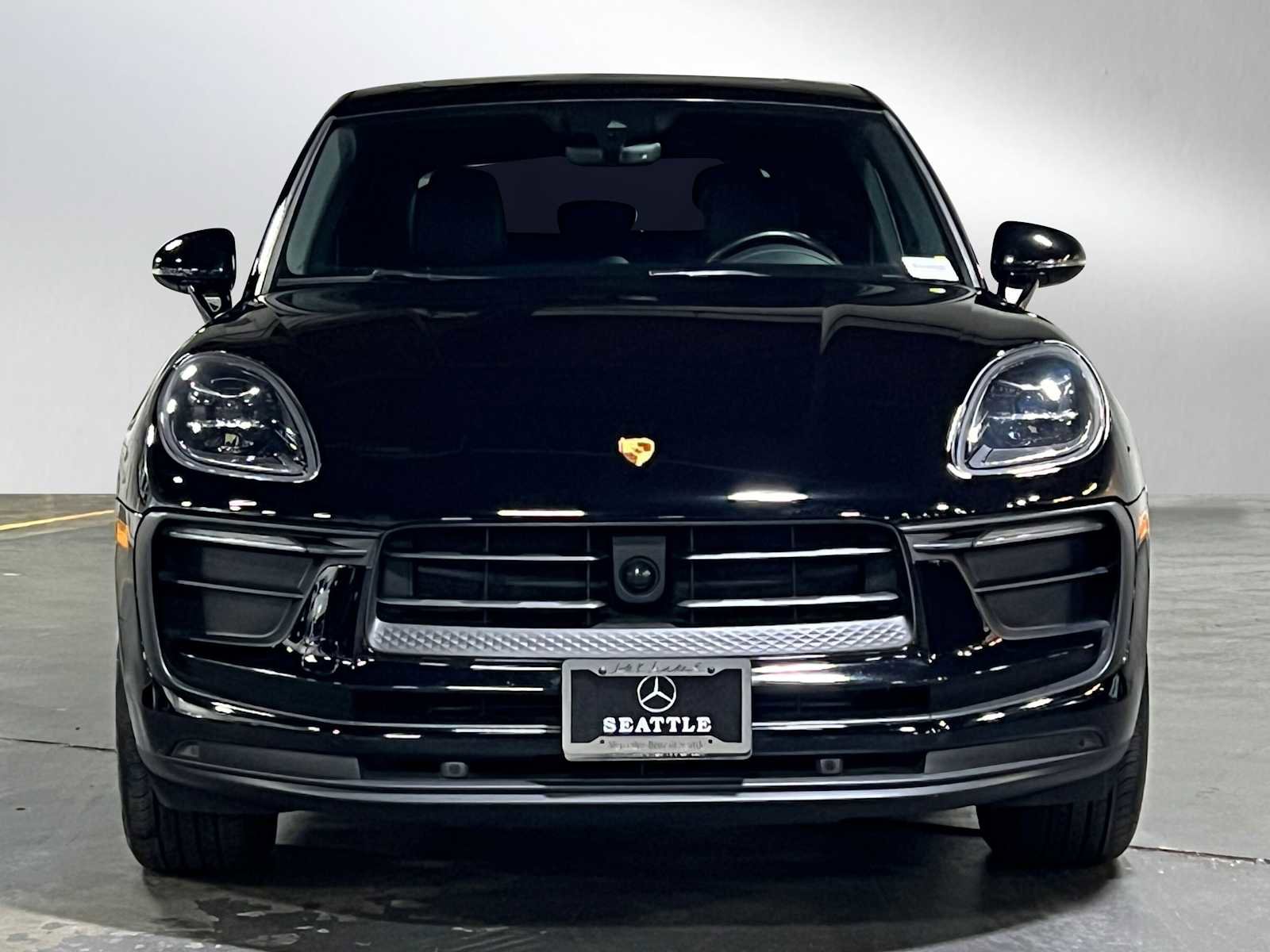 Used 2024 Porsche Macan image 8