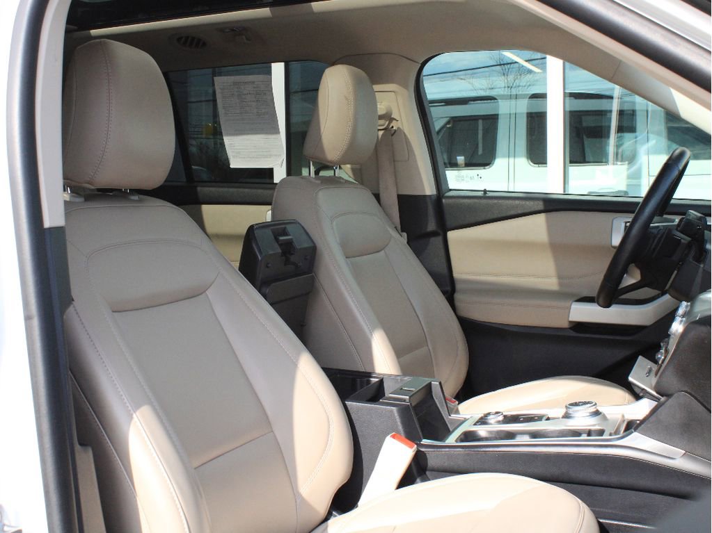 Used 2021 Ford Explorer XLT w/ Equipment Group 202A AWD/4WD image 24
