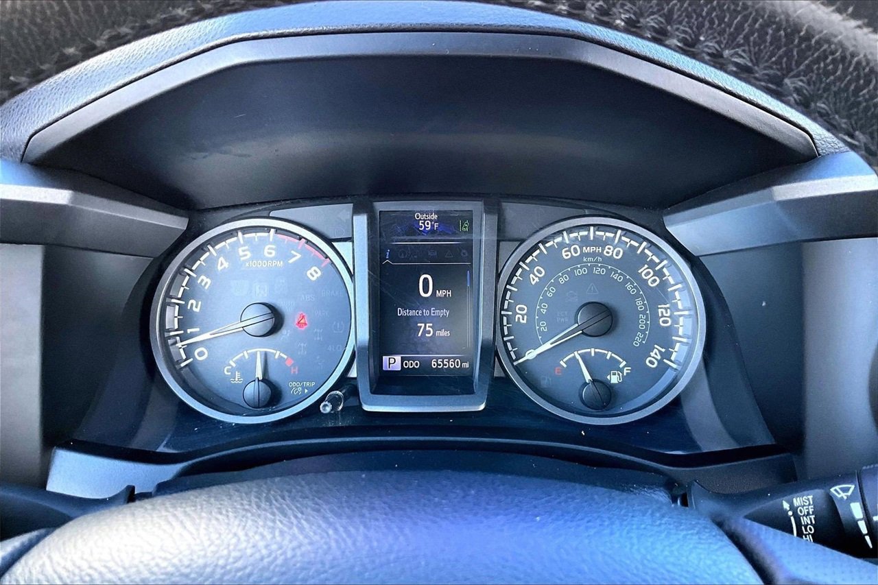 Used 2019 Toyota Tacoma TRD Off-Road w/ Technology Package image 9