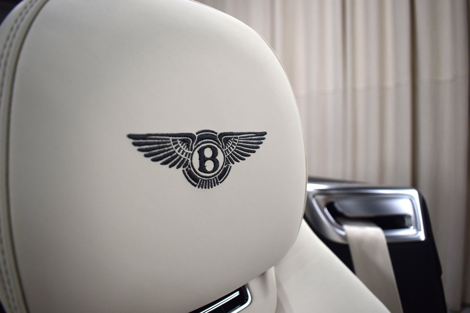 New 2025 Bentley Continental GTC AWD/4WD image 36