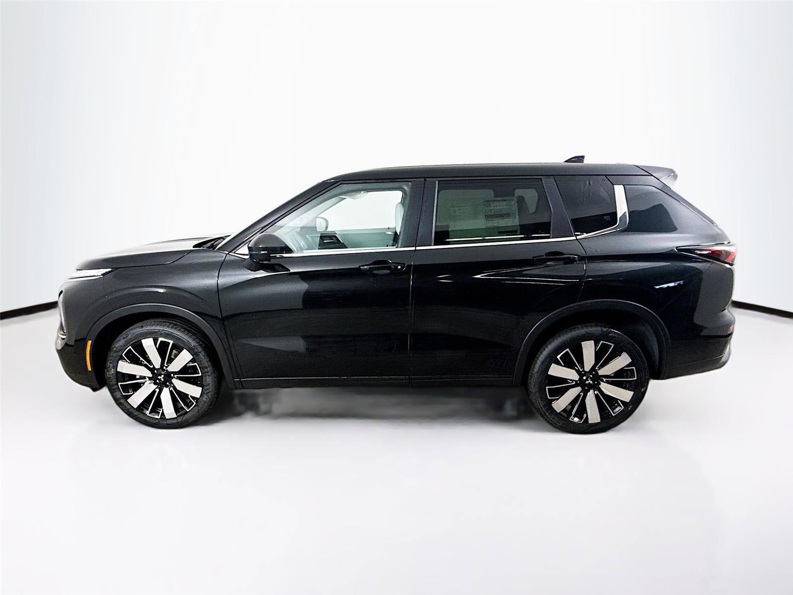 New 2026 Mitsubishi Outlander SE image 23
