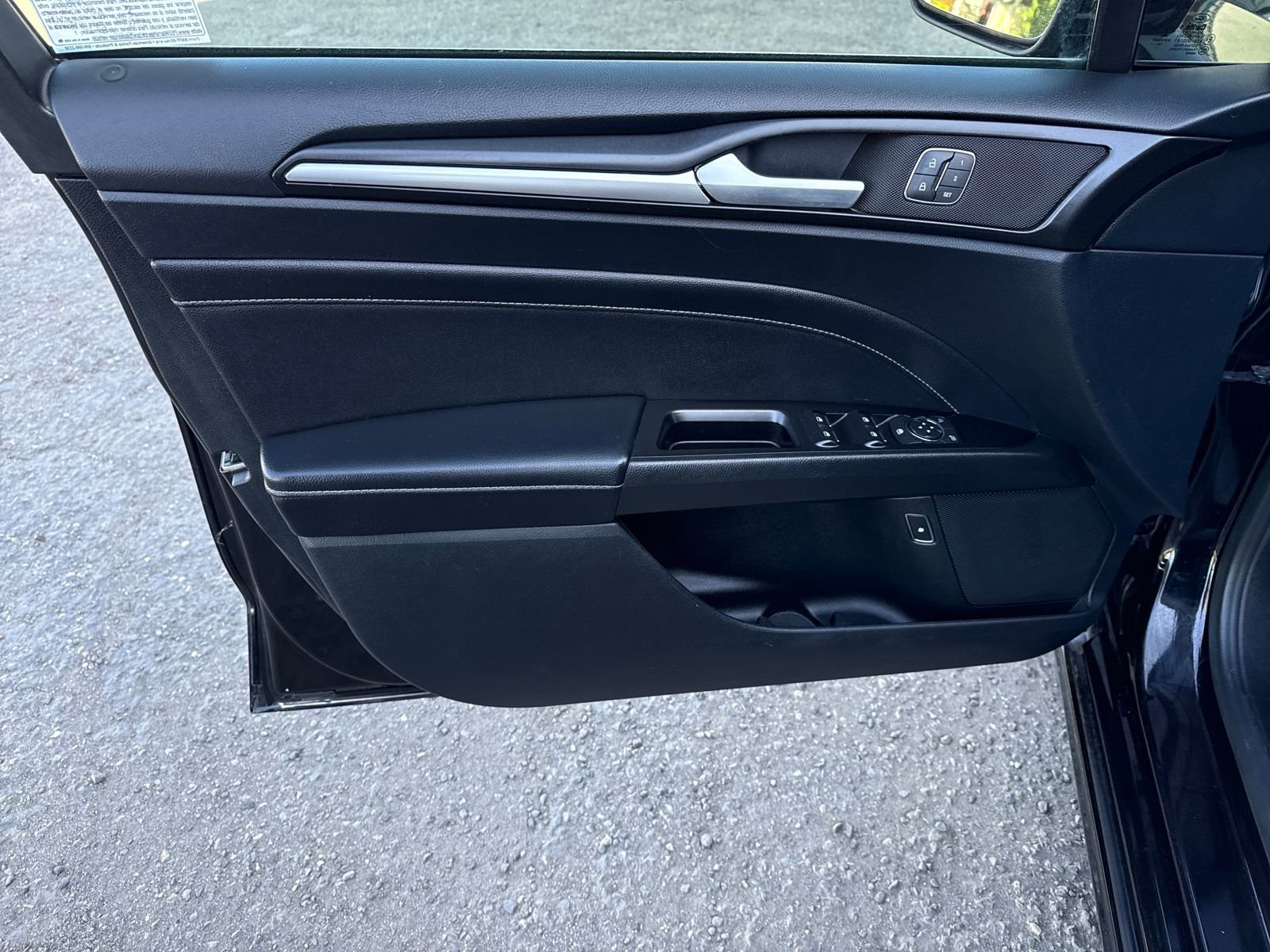 Used 2019 Ford Fusion Energi Titanium image 10