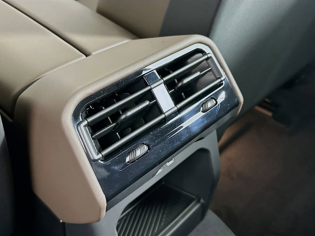 New 2026 BMW 530i xDrive w/ Premium Package image 33