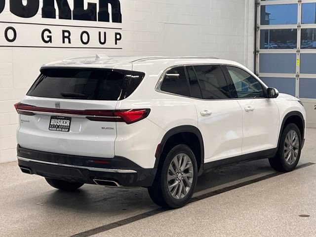 Used 2026 Buick Enclave Preferred AWD/4WD image 5