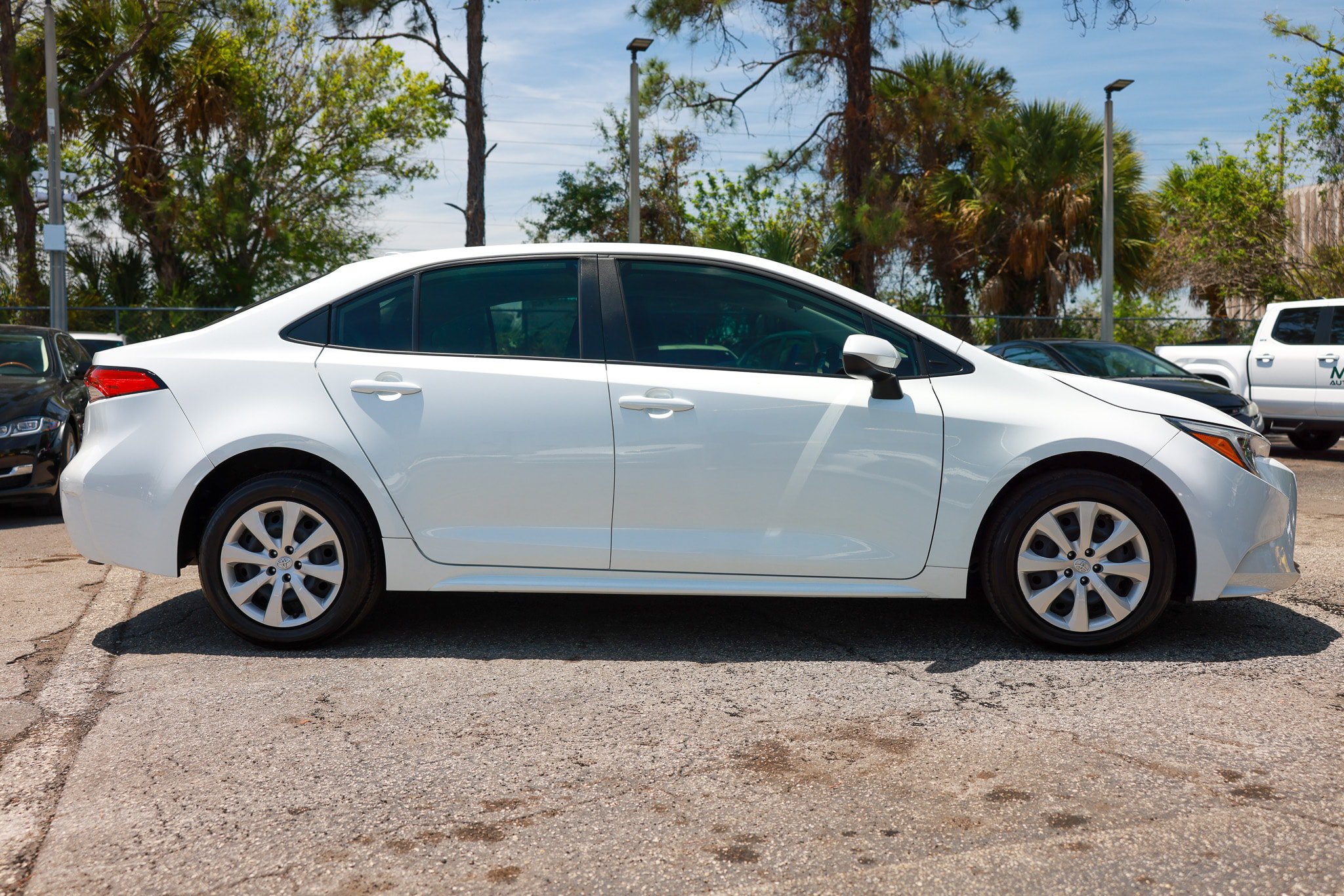 Used 2024 Toyota Corolla LE FWD image 17