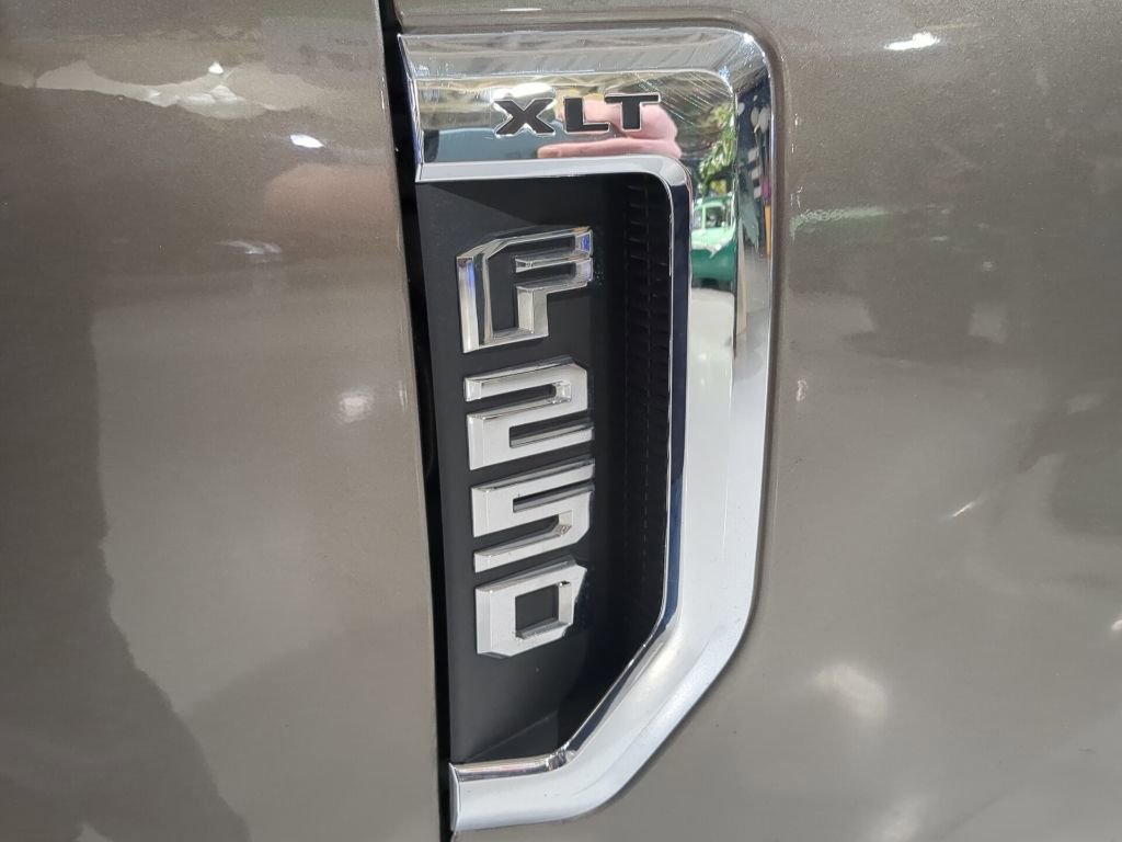 Used 2018 Ford F250 XLT w/ XLT Value Package image 5