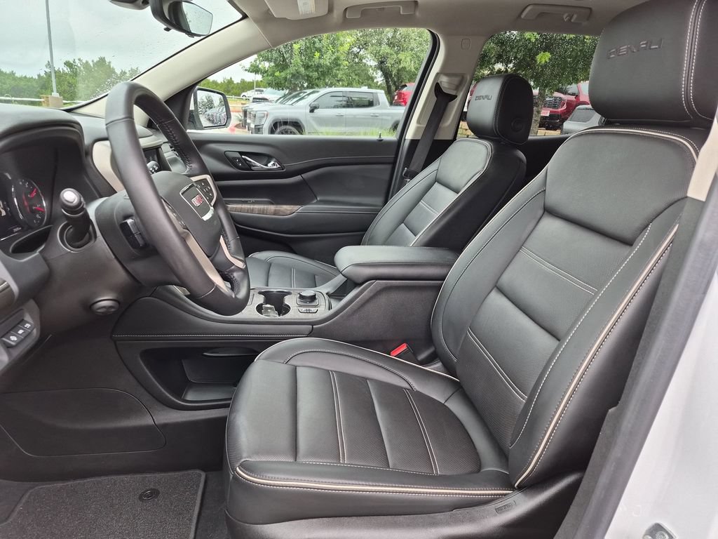 Used 2022 GMC Acadia Denali w/ Denali Ultimate Package FWD image 21