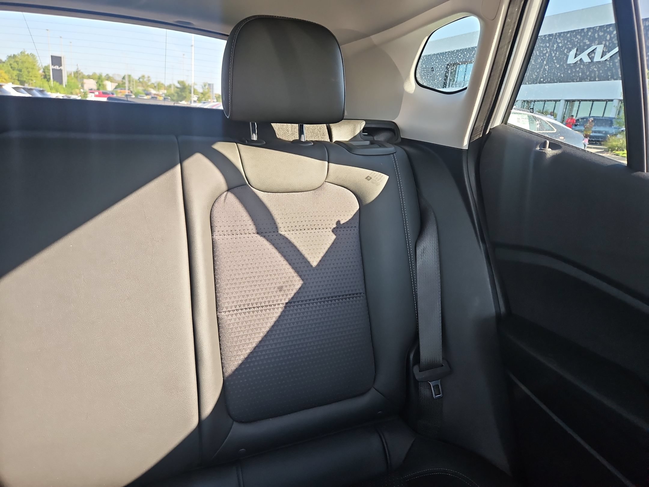 Used 2025 Chevrolet Trax LT FWD image 14
