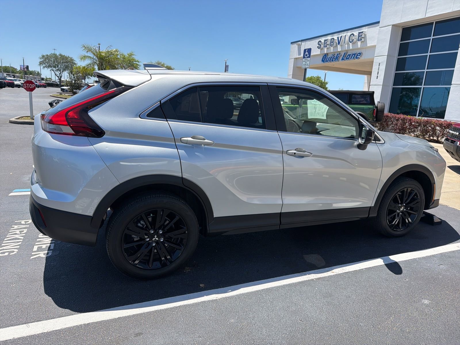 Used 2025 Mitsubishi Eclipse Cross LE image 4