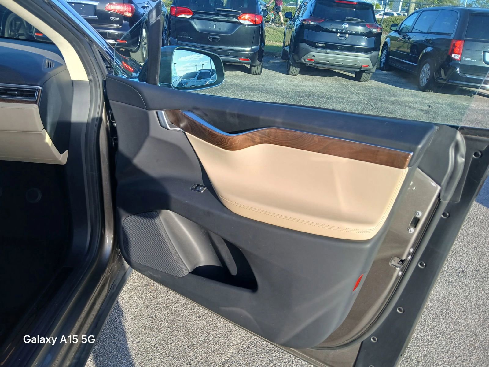 Used 2016 Tesla Model X 90D image 17