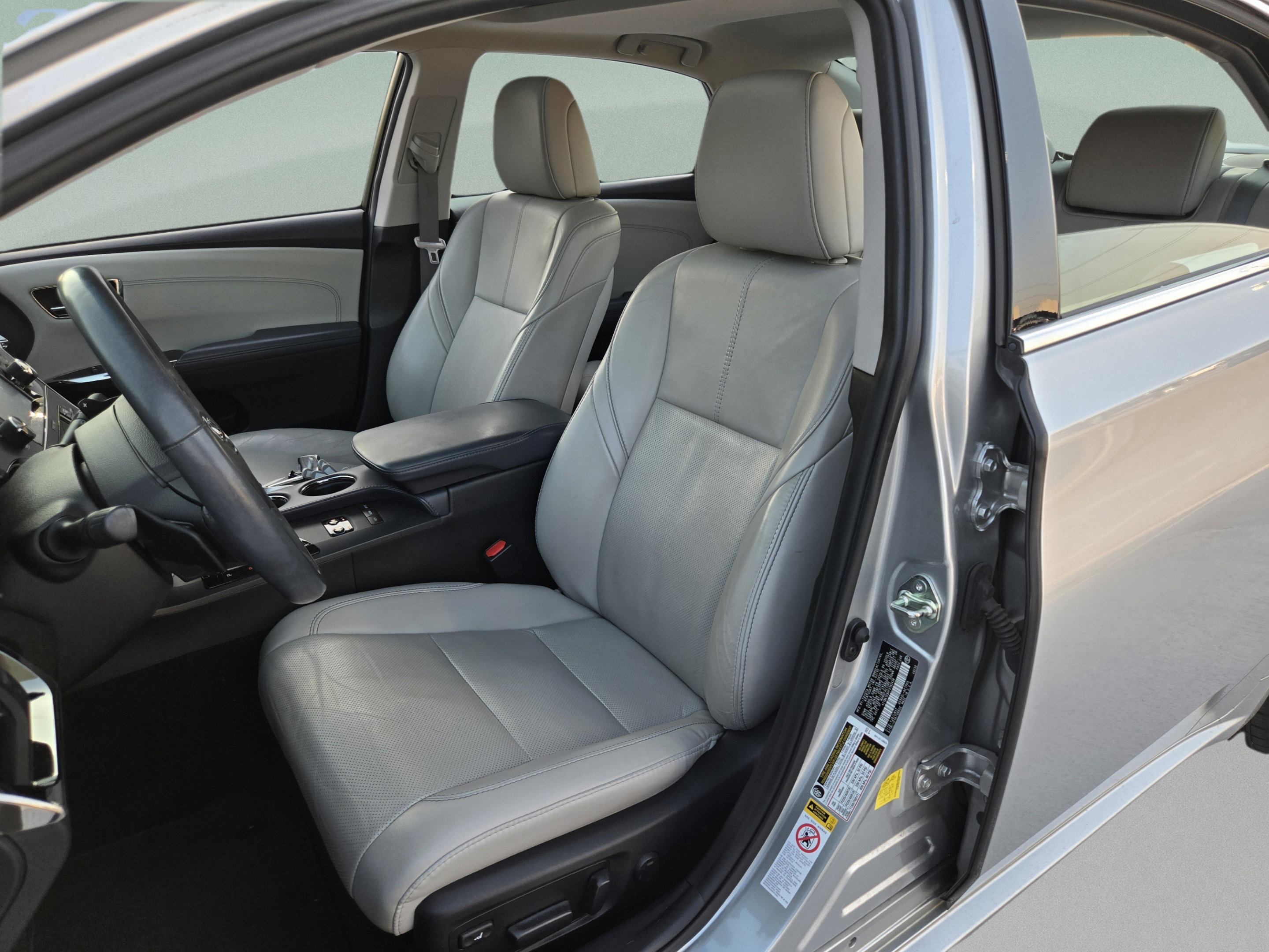 Used 2015 Toyota Avalon Limited FWD image 15
