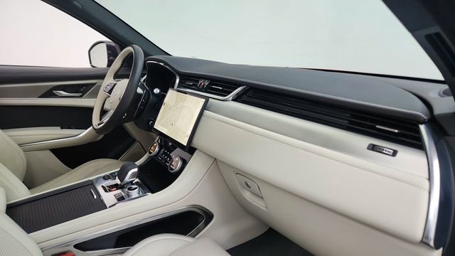 Used 2025 Jaguar F-PACE R-Dynamic S image 19
