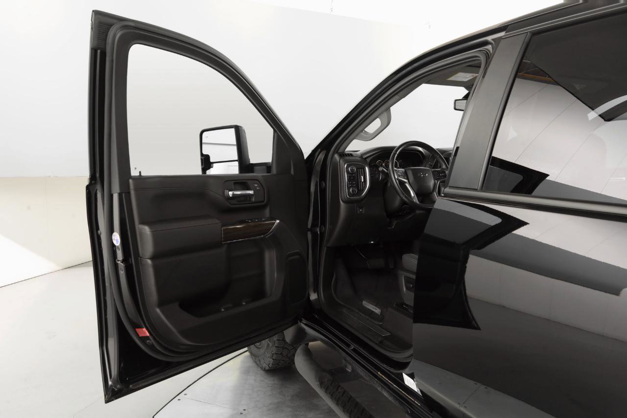 Used 2022 Chevrolet Silverado 2500 LT w/ Midnight Edition AWD/4WD image 11