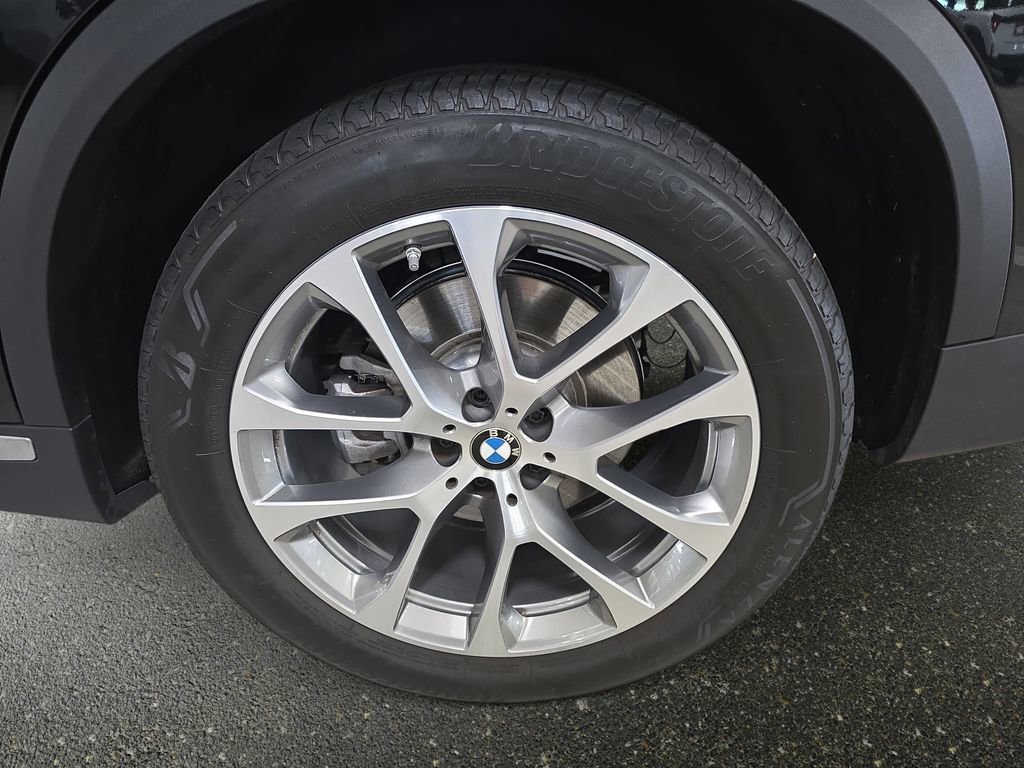 Used 2024 BMW X5 sDrive40i w/ Premium Package image 29