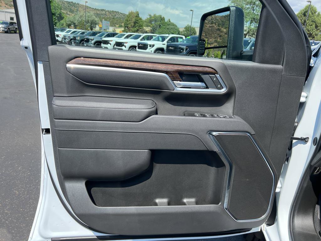 New 2025 GMC Sierra 2500 SLE w/ SLE Convenience Package image 15