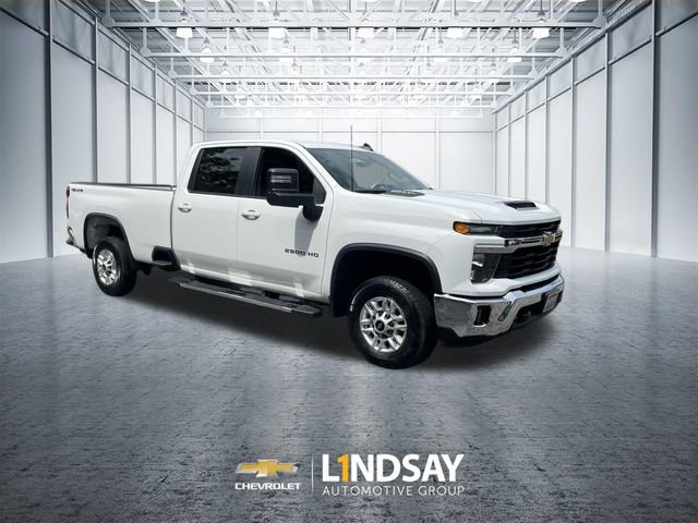Used 2025 Chevrolet Silverado 2500 LT w/ Convenience Package AWD/4WD image 2