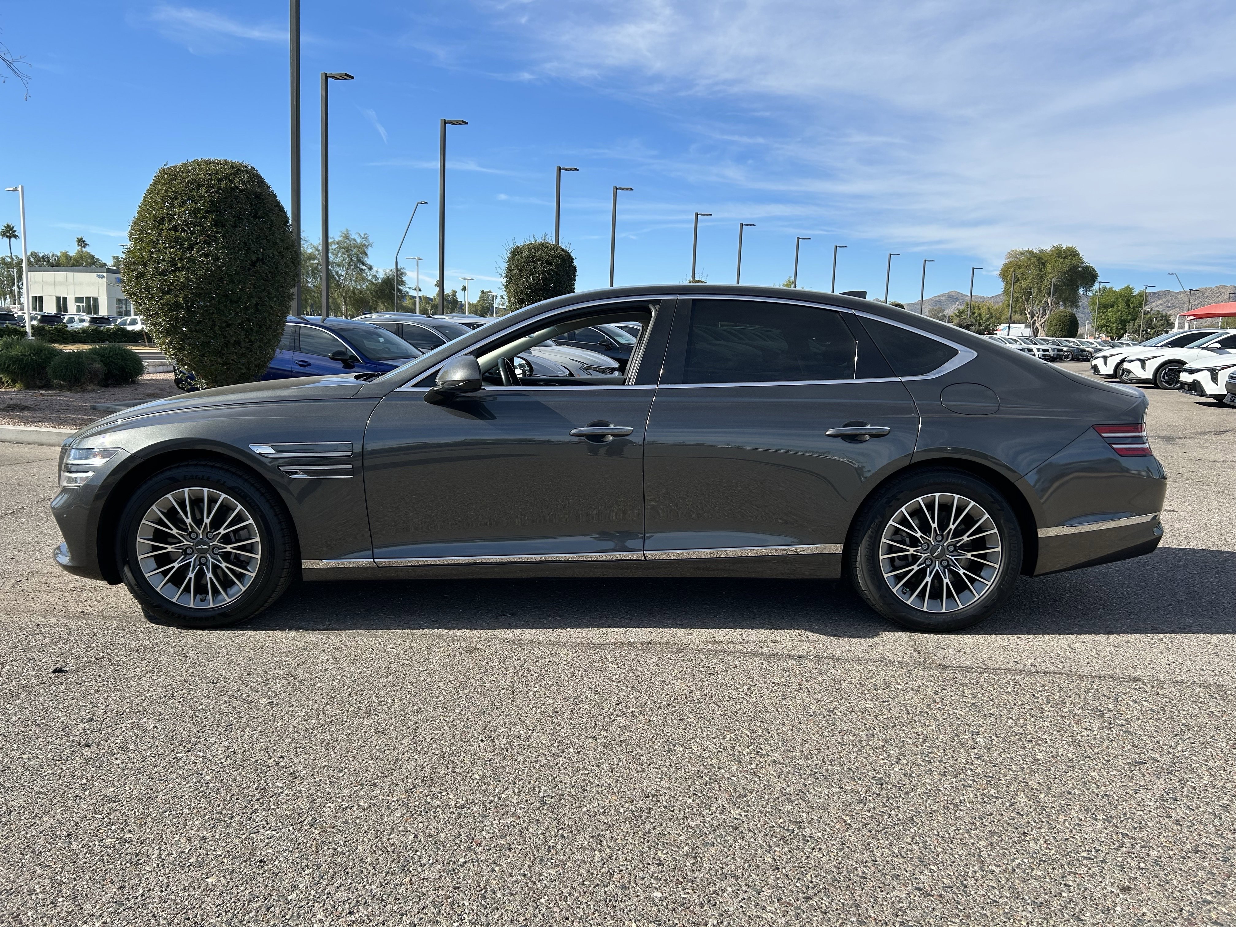 Used 2022 Genesis G80 2.5T image 3