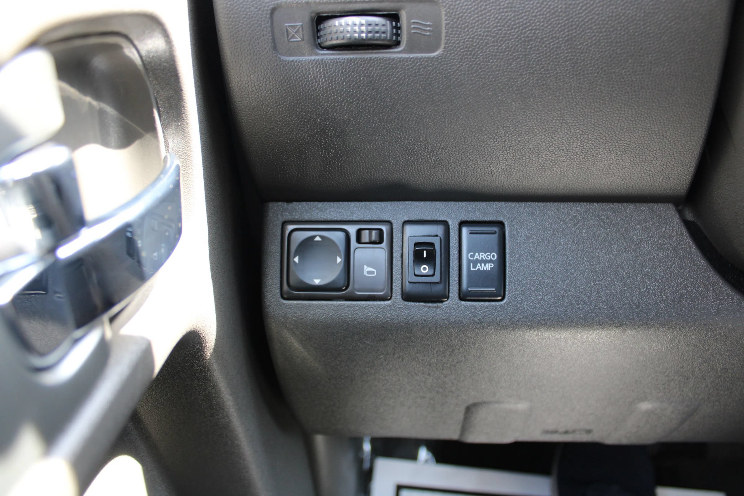 Used 2010 Nissan Frontier SE w/ SE Value Truck Pkg RWD image 23