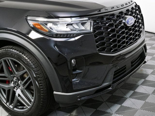 Used 2025 Ford Explorer ST AWD/4WD image 39