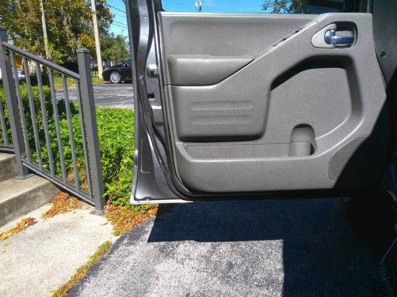 Used 2016 Nissan Frontier SV image 23