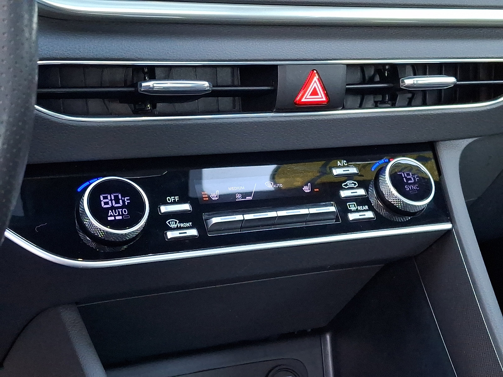 Certified 2023 Hyundai Sonata SEL Plus w/ Preferred Accessory Package FWD image 20