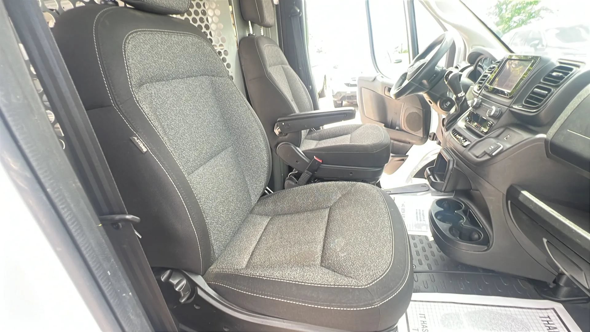 Used 2023 RAM ProMaster 2500 FWD image 22